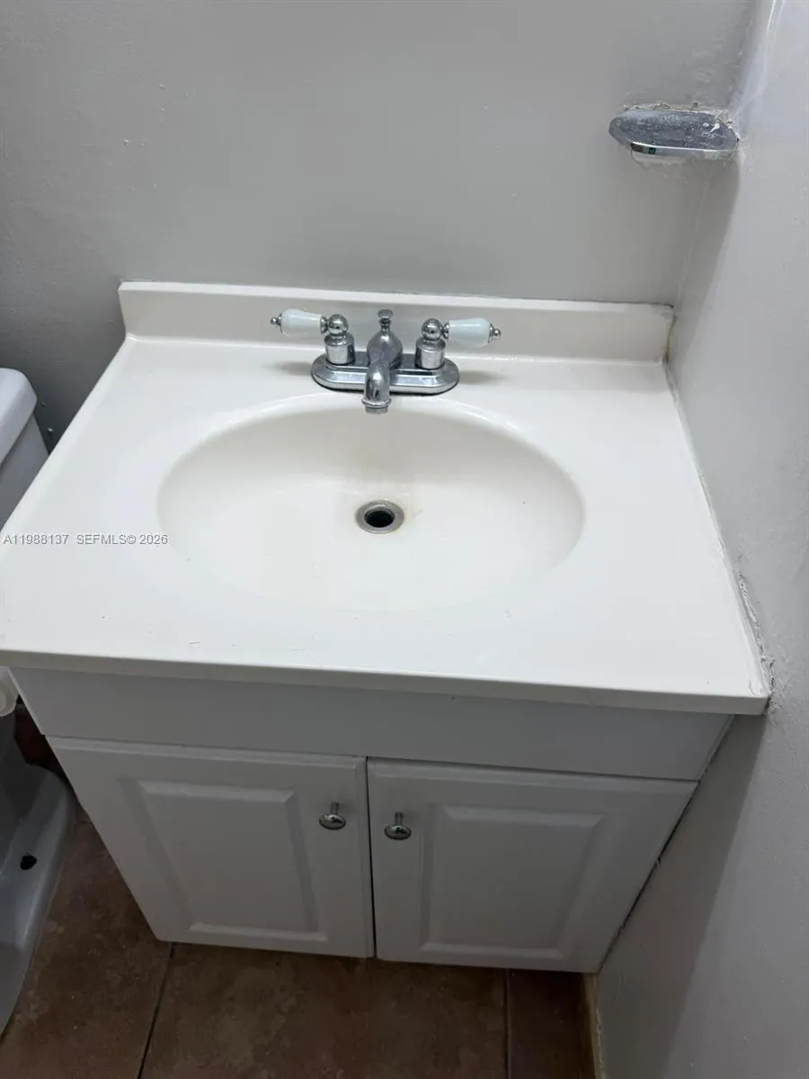 3031 Ne 21 Ter 2, Oakland Park, Florida 33306, Oakland Park, Florida 33306, 1 Bedroom Bedrooms, ,1 BathroomBathrooms,Residential Lease,For Rent,3031 Ne 21 Ter 2, Oakland Park, Florida 33306,A11988137