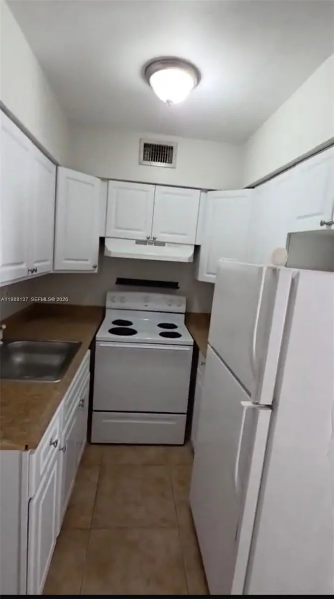 3031 Ne 21 Ter 2, Oakland Park, Florida 33306, Oakland Park, Florida 33306, 1 Bedroom Bedrooms, ,1 BathroomBathrooms,Residential Lease,For Rent,3031 Ne 21 Ter 2, Oakland Park, Florida 33306,A11988137