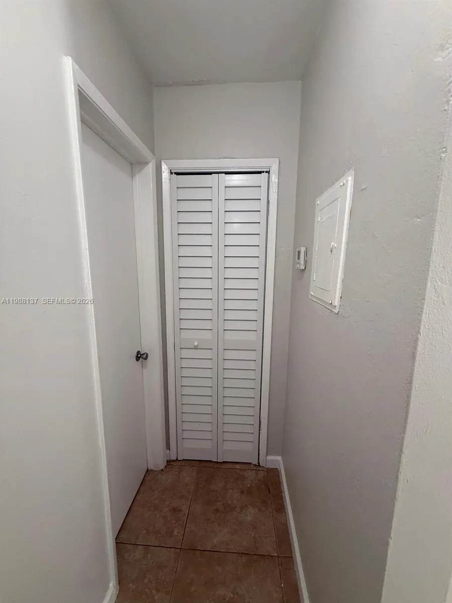 3031 Ne 21 Ter 2, Oakland Park, Florida 33306, Oakland Park, Florida 33306, 1 Bedroom Bedrooms, ,1 BathroomBathrooms,Residential Lease,For Rent,3031 Ne 21 Ter 2, Oakland Park, Florida 33306,A11988137