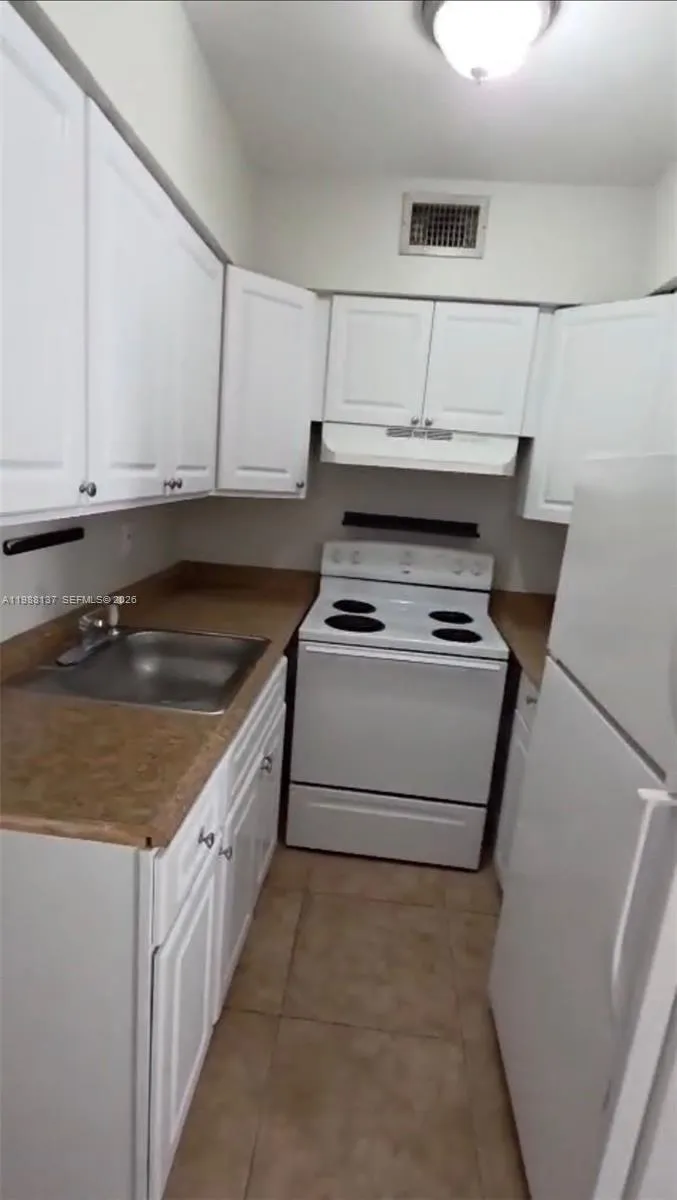 3031 Ne 21 Ter 2, Oakland Park, Florida 33306, Oakland Park, Florida 33306, 1 Bedroom Bedrooms, ,1 BathroomBathrooms,Residential Lease,For Rent,3031 Ne 21 Ter 2, Oakland Park, Florida 33306,A11988137