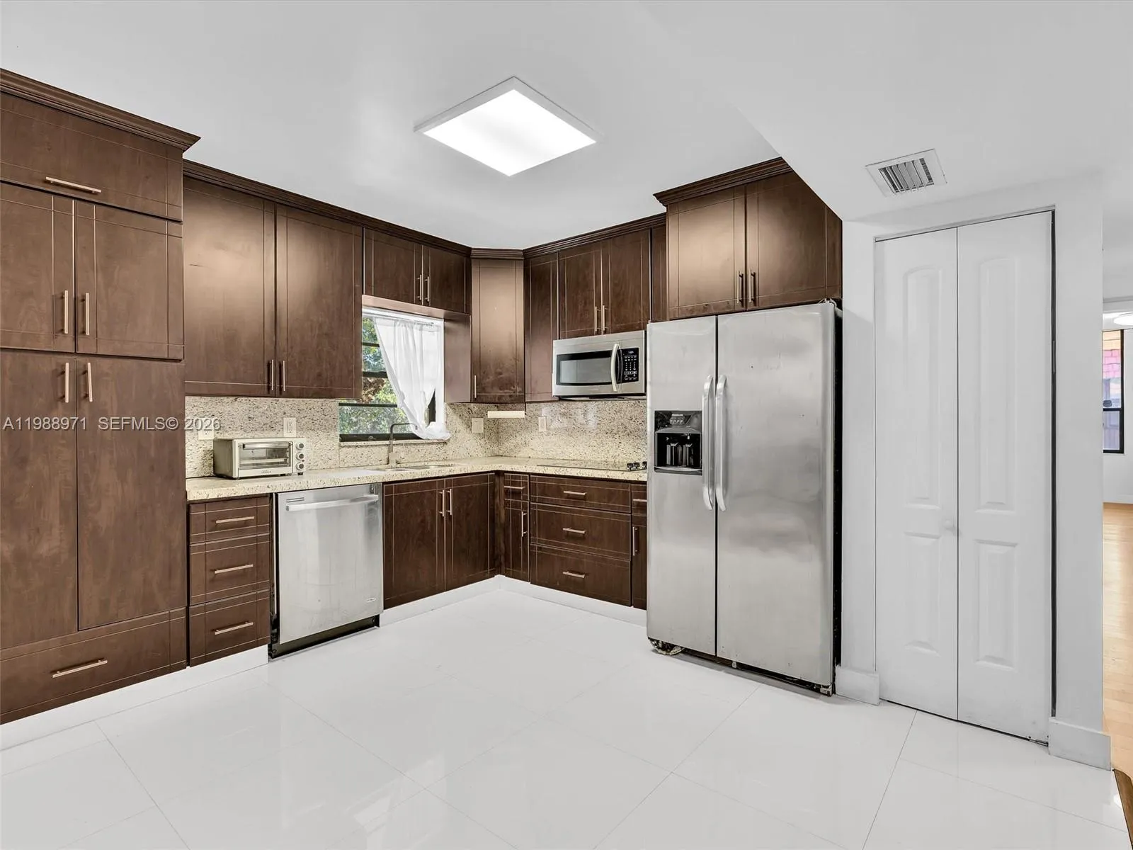 770 Ne 199th St 204f, Miami, Florida 33179, Miami, Florida 33179, 2 Bedrooms Bedrooms, ,2 BathroomsBathrooms,Residential Lease,For Rent,770 Ne 199th St 204f, Miami, Florida 33179,A11988971