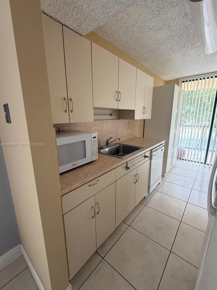 11780 Sw 18 St 230-2, Miami, Florida 33175, Miami, Florida 33175, 3 Bedrooms Bedrooms, ,2 BathroomsBathrooms,Residential,For Sale,11780 Sw 18 St 230-2, Miami, Florida 33175,A11988976