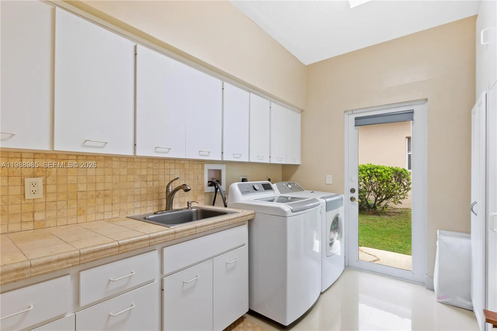 10091 Nw 7th St, Plantation, Florida 33324, Plantation, Florida 33324, 5 Bedrooms Bedrooms, ,3 BathroomsBathrooms,Residential,For Sale,10091 Nw 7th St, Plantation, Florida 33324,A11988985