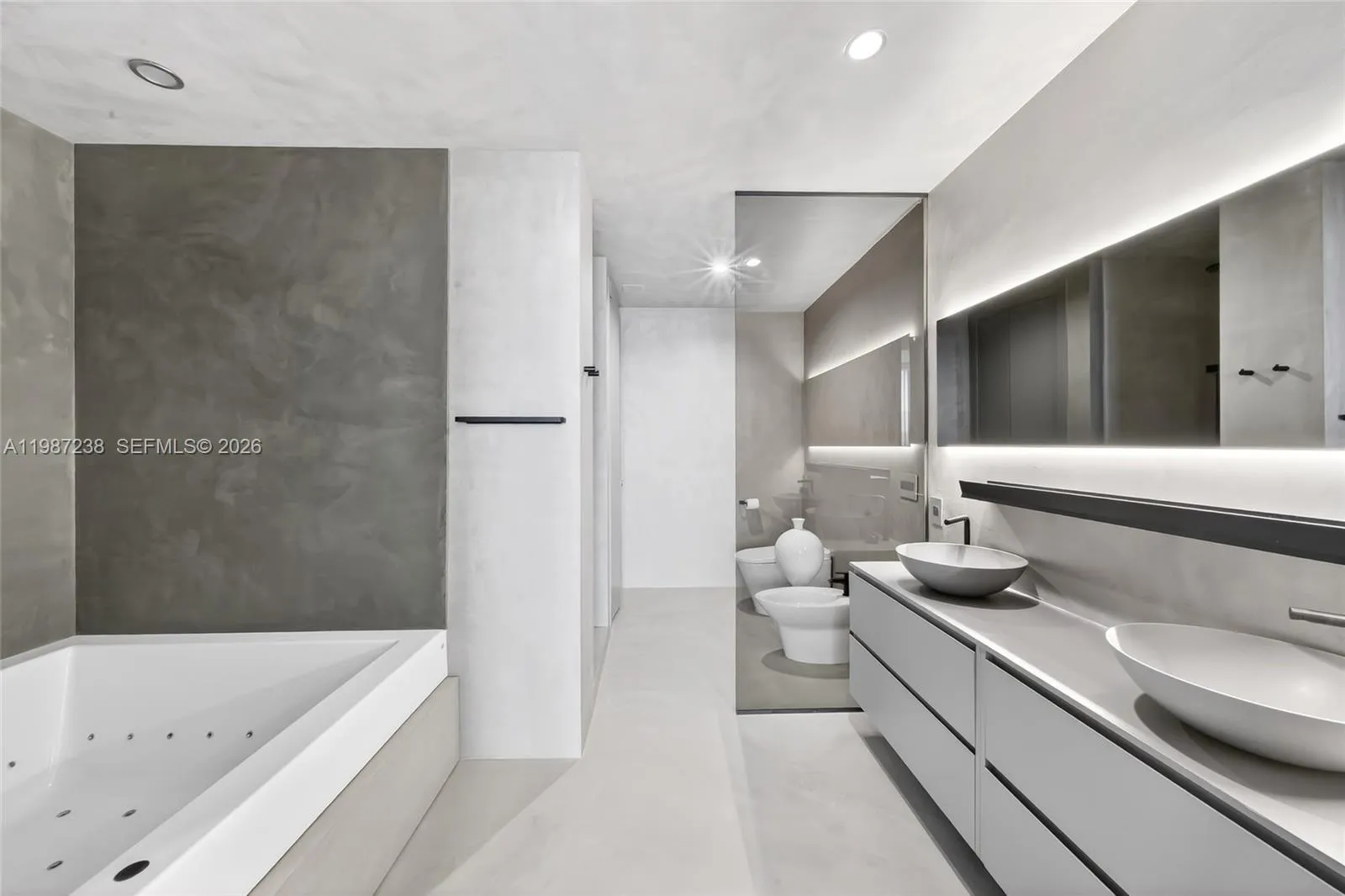 200 Biscayne Boulevard Way 5010, Miami, Florida 33, Miami, Florida 33131, 2 Bedrooms Bedrooms, ,2 BathroomsBathrooms,Residential,For Sale,200 Biscayne Boulevard Way 5010, Miami, Florida 33,A11987238
