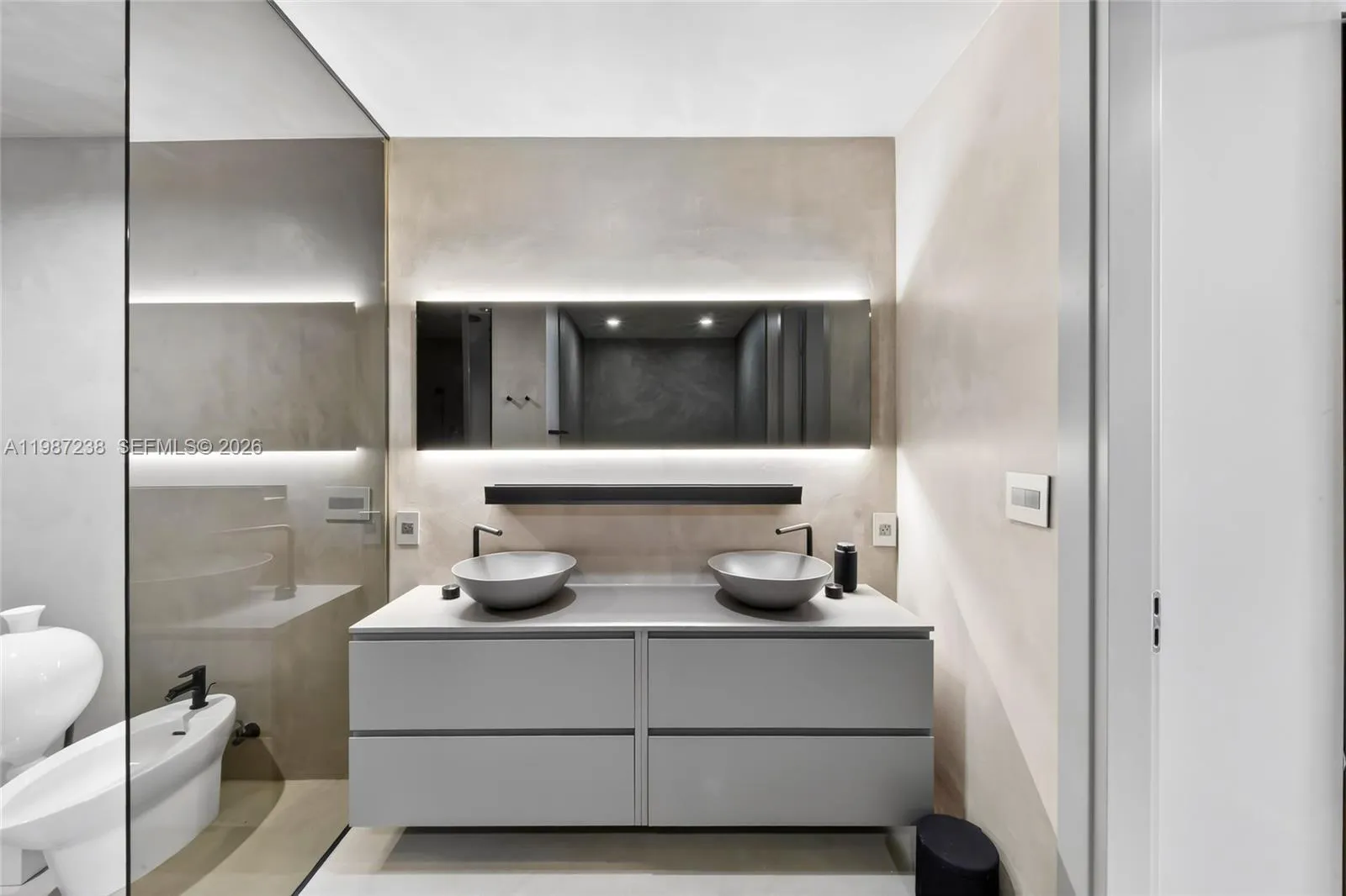 200 Biscayne Boulevard Way 5010, Miami, Florida 33, Miami, Florida 33131, 2 Bedrooms Bedrooms, ,2 BathroomsBathrooms,Residential,For Sale,200 Biscayne Boulevard Way 5010, Miami, Florida 33,A11987238