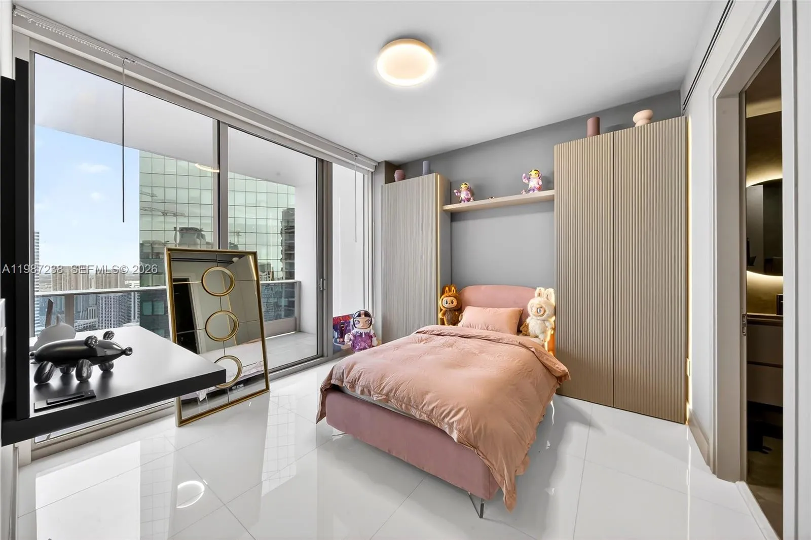 200 Biscayne Boulevard Way 5010, Miami, Florida 33, Miami, Florida 33131, 2 Bedrooms Bedrooms, ,2 BathroomsBathrooms,Residential,For Sale,200 Biscayne Boulevard Way 5010, Miami, Florida 33,A11987238