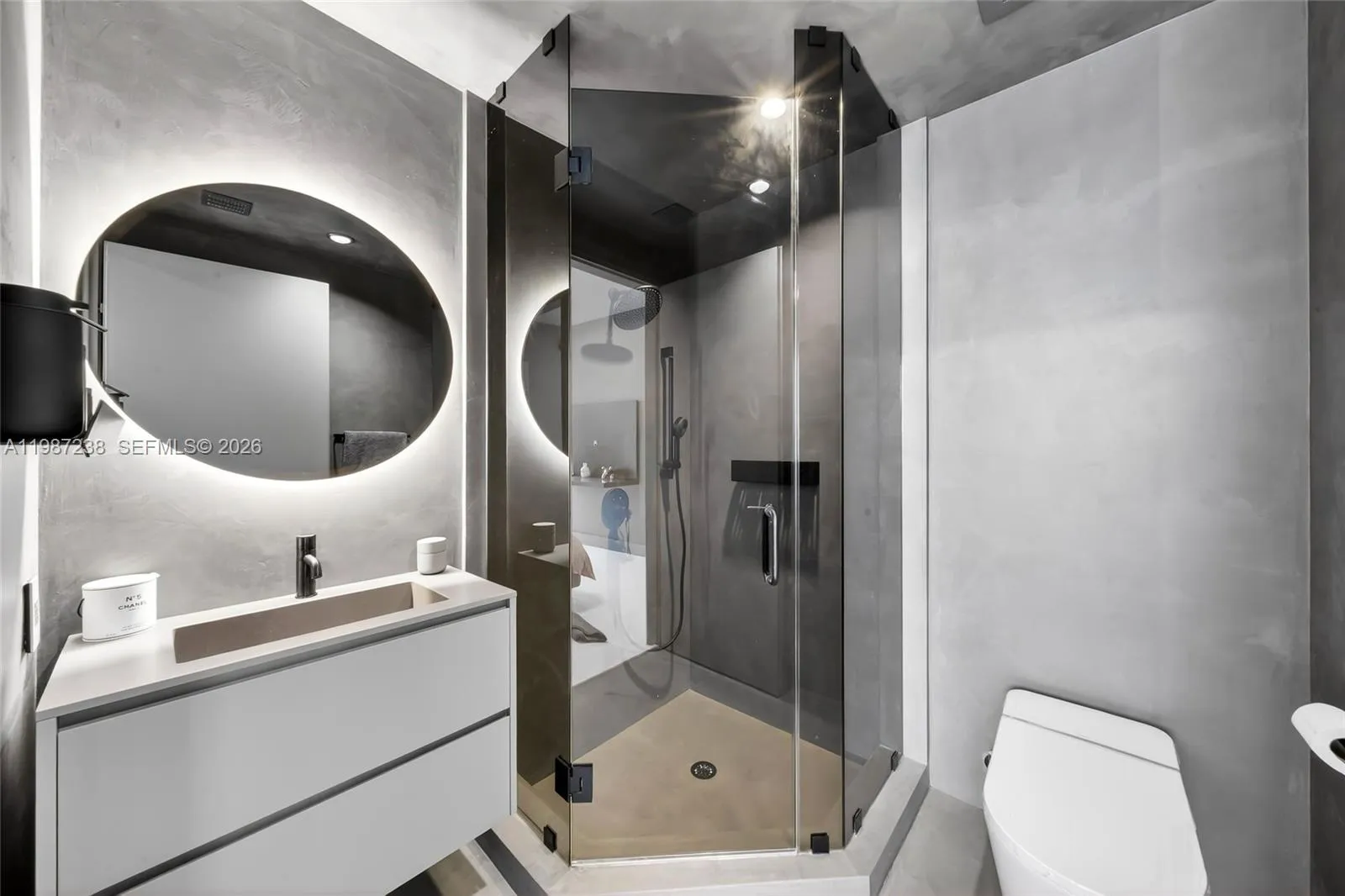 200 Biscayne Boulevard Way 5010, Miami, Florida 33, Miami, Florida 33131, 2 Bedrooms Bedrooms, ,2 BathroomsBathrooms,Residential,For Sale,200 Biscayne Boulevard Way 5010, Miami, Florida 33,A11987238