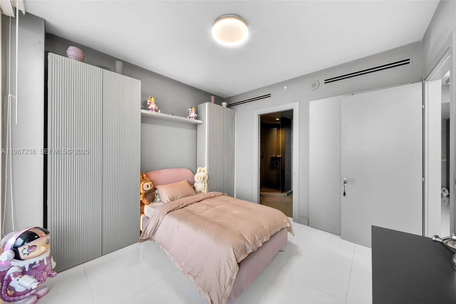 200 Biscayne Boulevard Way 5010, Miami, Florida 33, Miami, Florida 33131, 2 Bedrooms Bedrooms, ,2 BathroomsBathrooms,Residential,For Sale,200 Biscayne Boulevard Way 5010, Miami, Florida 33,A11987238