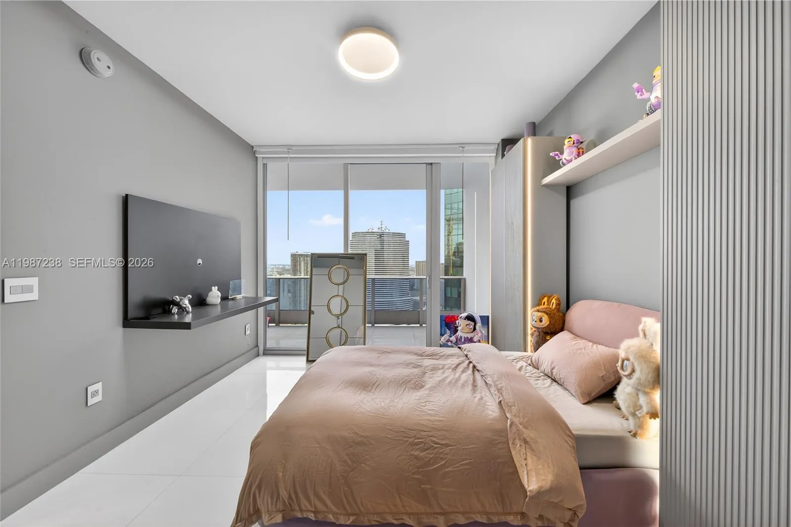 200 Biscayne Boulevard Way 5010, Miami, Florida 33, Miami, Florida 33131, 2 Bedrooms Bedrooms, ,2 BathroomsBathrooms,Residential,For Sale,200 Biscayne Boulevard Way 5010, Miami, Florida 33,A11987238
