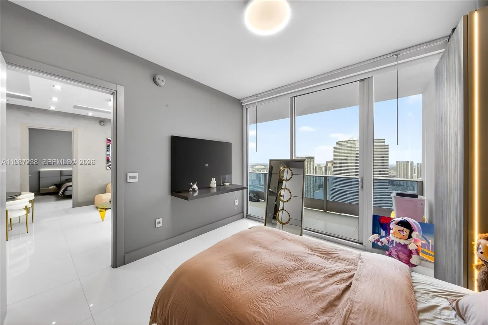 200 Biscayne Boulevard Way 5010, Miami, Florida 33, Miami, Florida 33131, 2 Bedrooms Bedrooms, ,2 BathroomsBathrooms,Residential,For Sale,200 Biscayne Boulevard Way 5010, Miami, Florida 33,A11987238