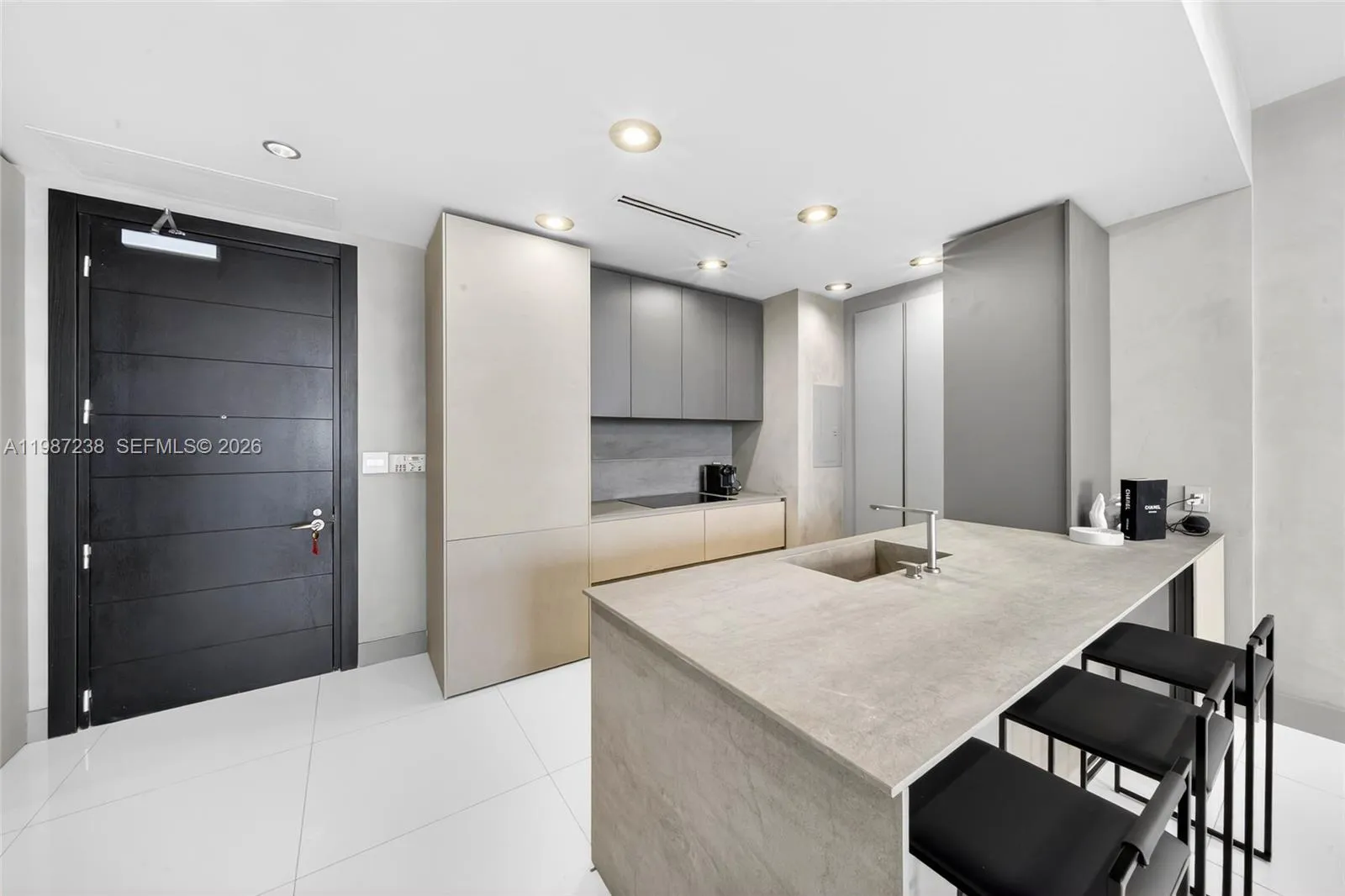 200 Biscayne Boulevard Way 5010, Miami, Florida 33, Miami, Florida 33131, 2 Bedrooms Bedrooms, ,2 BathroomsBathrooms,Residential,For Sale,200 Biscayne Boulevard Way 5010, Miami, Florida 33,A11987238