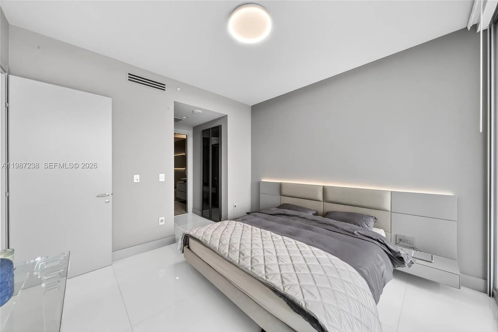 200 Biscayne Boulevard Way 5010, Miami, Florida 33, Miami, Florida 33131, 2 Bedrooms Bedrooms, ,2 BathroomsBathrooms,Residential,For Sale,200 Biscayne Boulevard Way 5010, Miami, Florida 33,A11987238