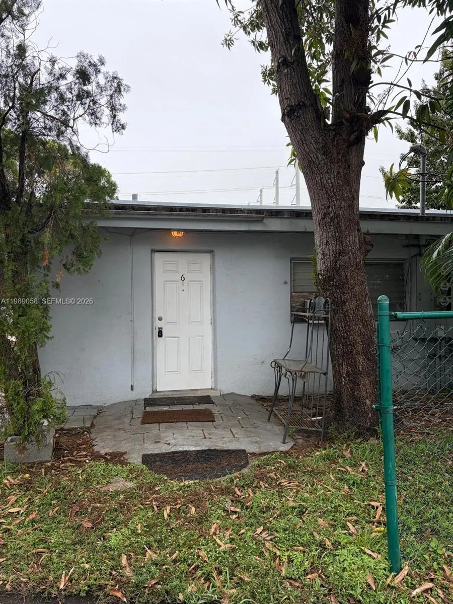 5411 Ravenswood Rd 6, Dania Beach, Florida 33312, Dania Beach, Florida 33312, 1 Bedroom Bedrooms, ,1 BathroomBathrooms,Residential Lease,For Rent,5411 Ravenswood Rd 6, Dania Beach, Florida 33312,A11989058