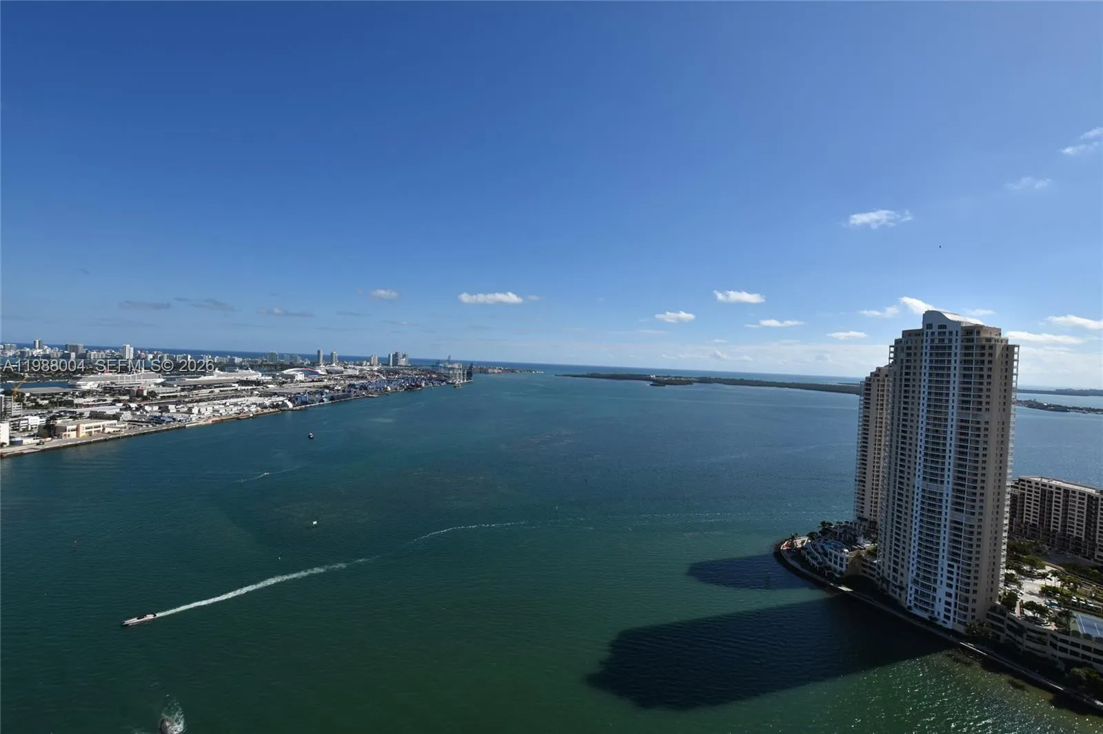 335 S Biscayne Blvd 4112, Miami, Florida 33131, Miami, Florida 33131, 3 Bedrooms Bedrooms, ,2 BathroomsBathrooms,Residential Lease,For Rent,335 S Biscayne Blvd 4112, Miami, Florida 33131,A11988004