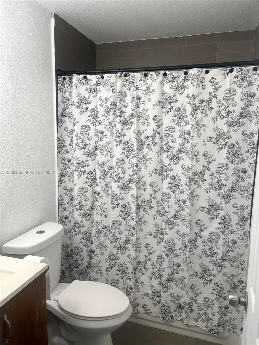 2220 Ne 3rd Ave, Pompano Beach, Florida 33060, Pompano Beach, Florida 33060, 4 Bedrooms Bedrooms, 1 Room Rooms,2 BathroomsBathrooms,Residential,For Sale,2220 Ne 3rd Ave, Pompano Beach, Florida 33060,A11989106