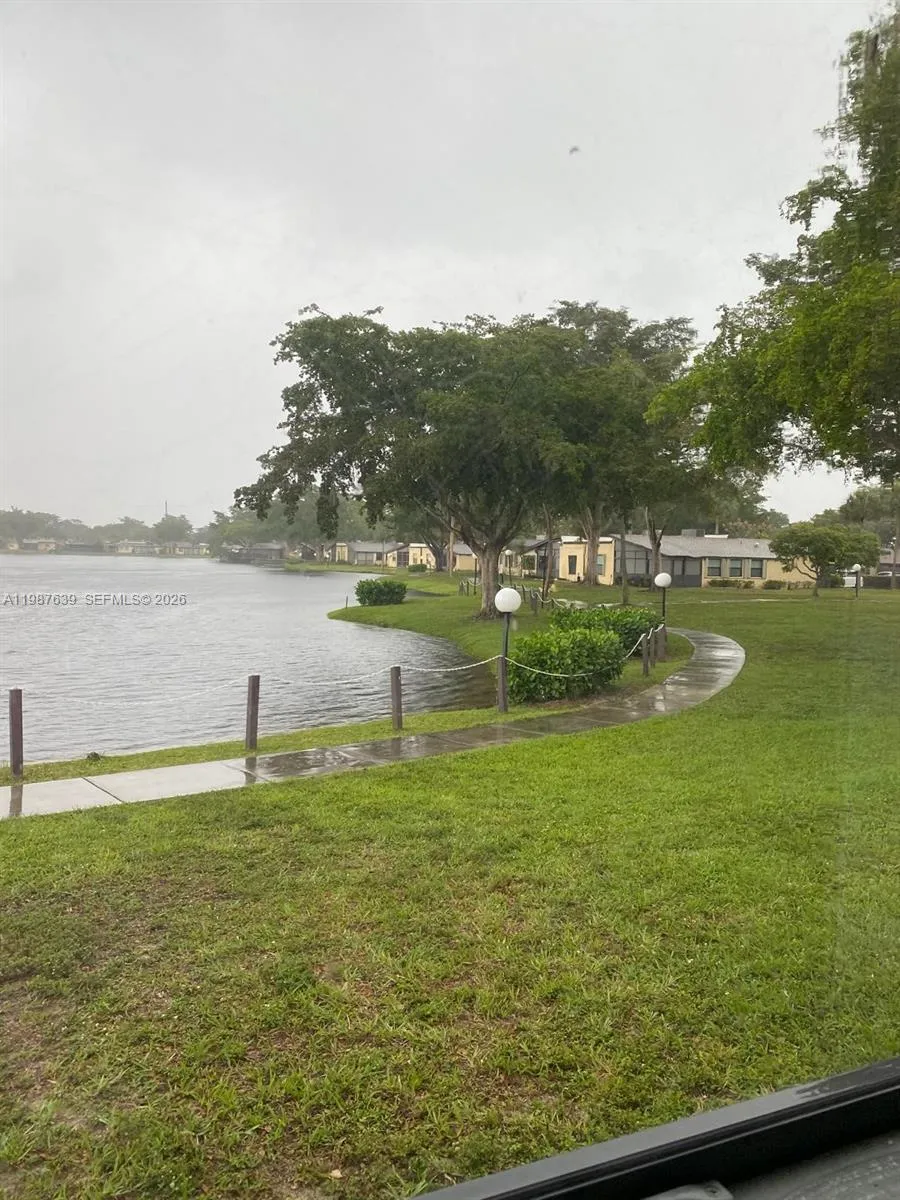 516 Briarwood Cir 1-51, Hollywood, Florida 33024, Hollywood, Florida 33024, 2 Bedrooms Bedrooms, ,2 BathroomsBathrooms,Residential Lease,For Rent,516 Briarwood Cir 1-51, Hollywood, Florida 33024,A11987639