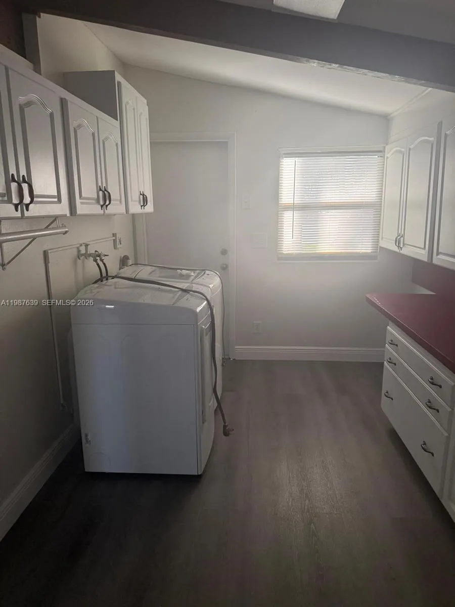 516 Briarwood Cir 1-51, Hollywood, Florida 33024, Hollywood, Florida 33024, 2 Bedrooms Bedrooms, ,2 BathroomsBathrooms,Residential Lease,For Rent,516 Briarwood Cir 1-51, Hollywood, Florida 33024,A11987639