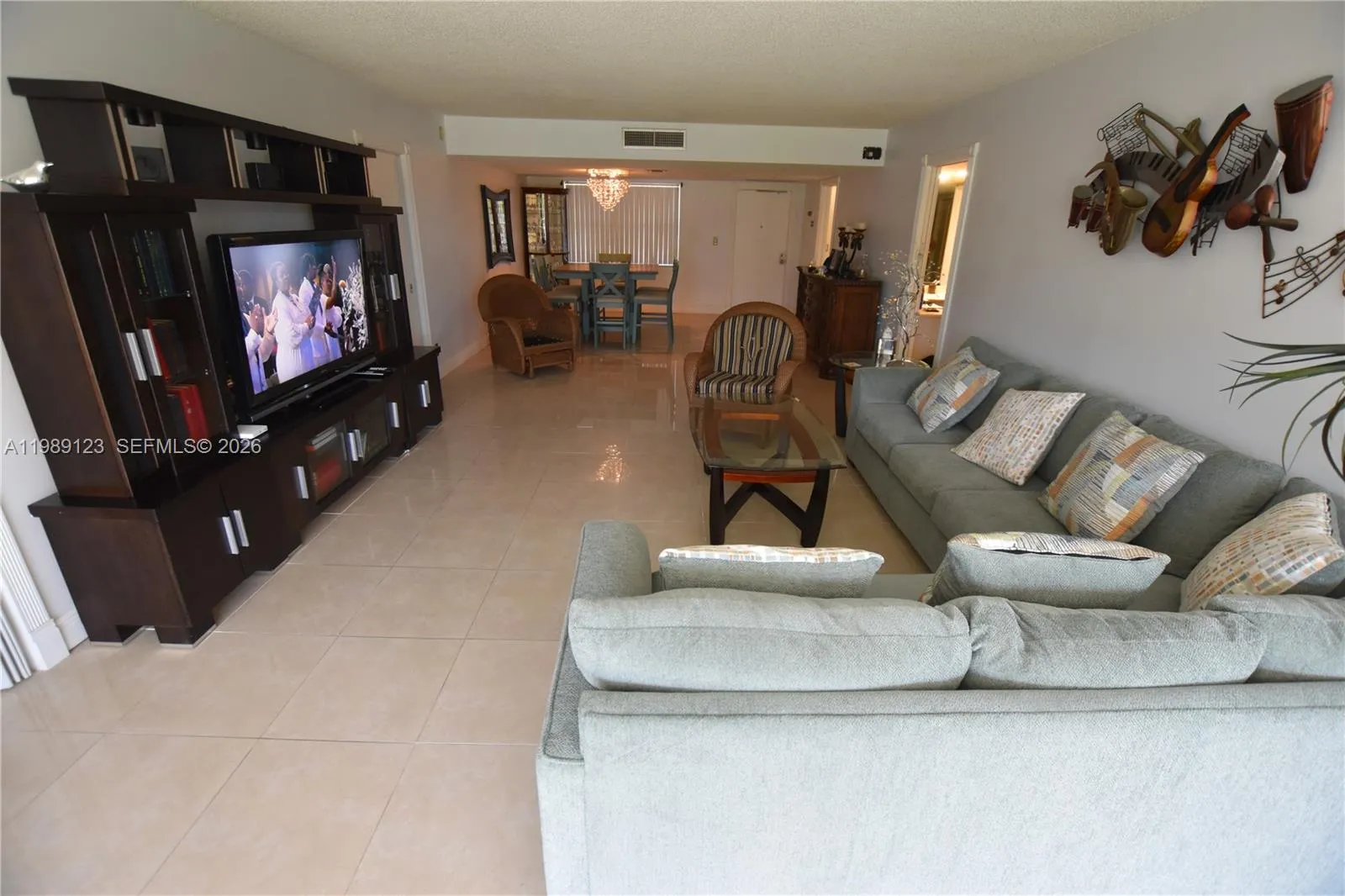 3800 Oaks Clubhouse Dr 309, Pompano Beach, Florida, Pompano Beach, Florida 33069, 3 Bedrooms Bedrooms, ,2 BathroomsBathrooms,Residential,For Sale,3800 Oaks Clubhouse Dr 309, Pompano Beach, Florida,A11989123