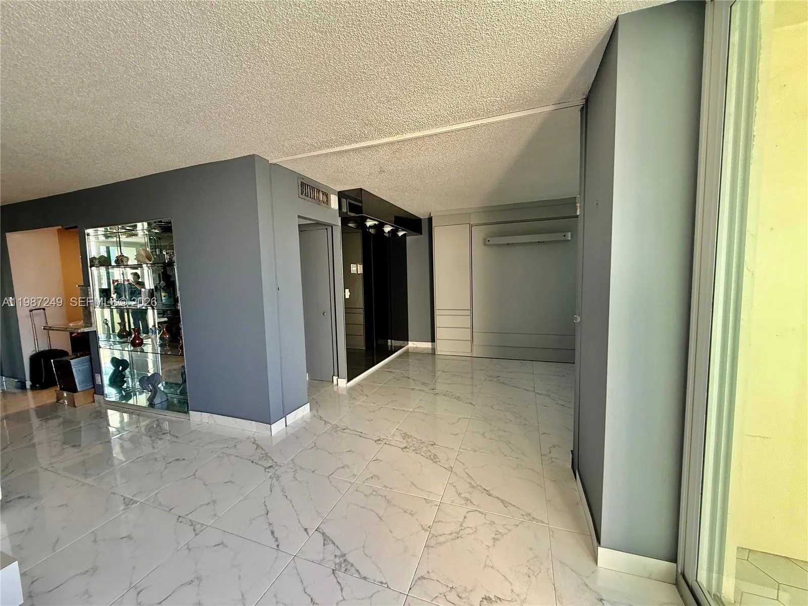 Hallandale Beach, Florida 33009, 2 Bedrooms Bedrooms, ,2 BathroomsBathrooms,Residential,For Sale,A11987249