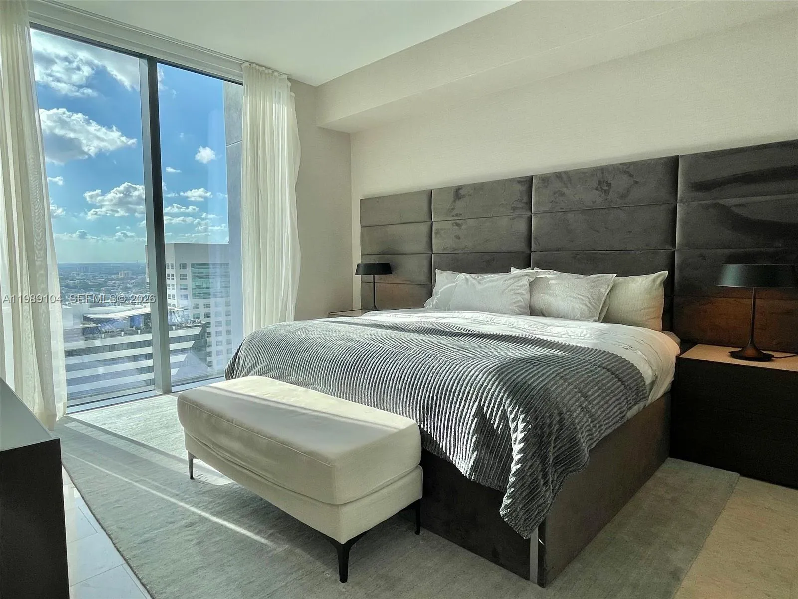 88 Sw 7th St 2404, Miami, Florida 33131, Miami, Florida 33131, 2 Bedrooms Bedrooms, ,2 BathroomsBathrooms,Residential,For Sale,88 Sw 7th St 2404, Miami, Florida 33131,A11989104