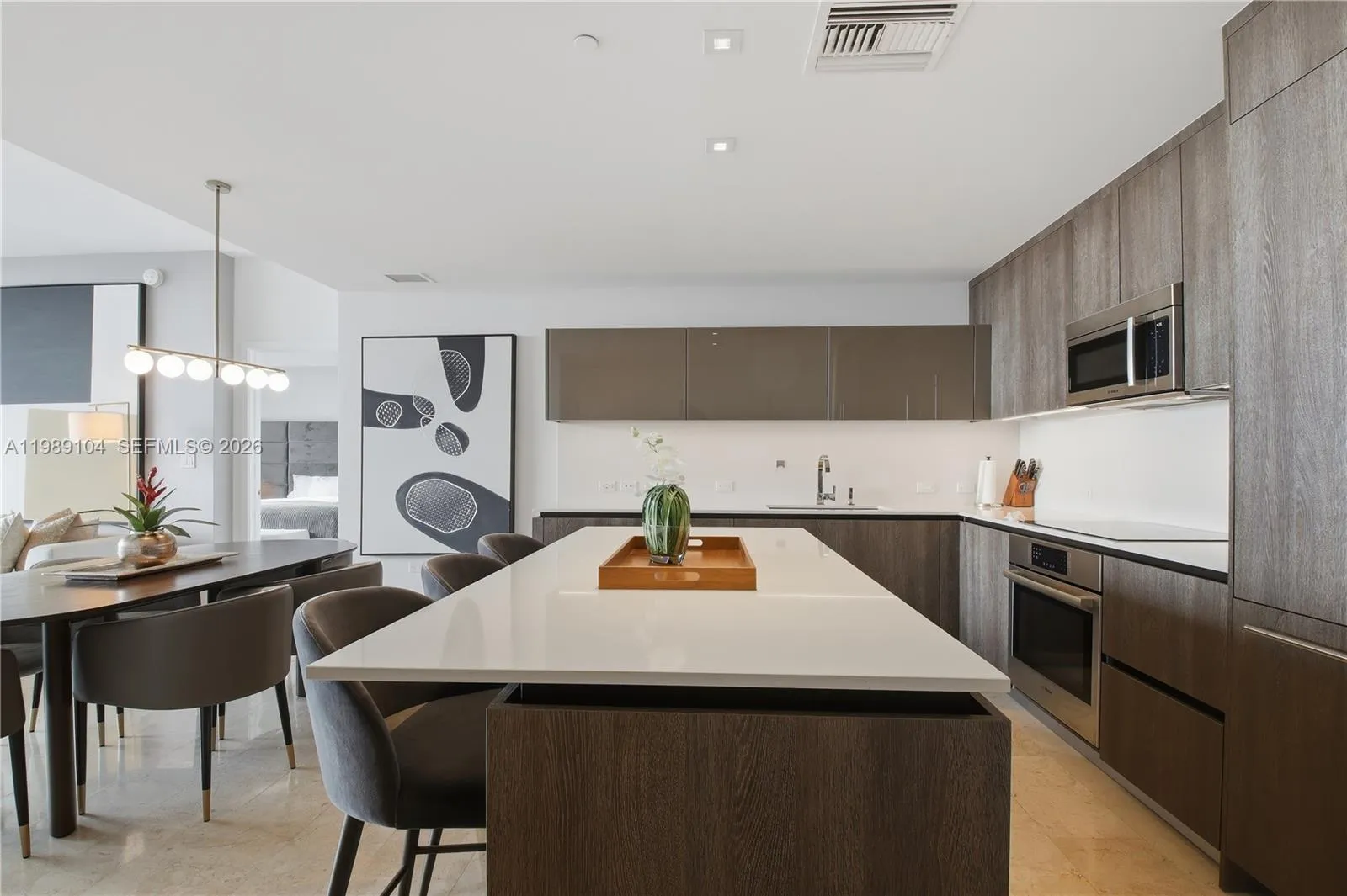 88 Sw 7th St 2404, Miami, Florida 33131, Miami, Florida 33131, 2 Bedrooms Bedrooms, ,2 BathroomsBathrooms,Residential,For Sale,88 Sw 7th St 2404, Miami, Florida 33131,A11989104