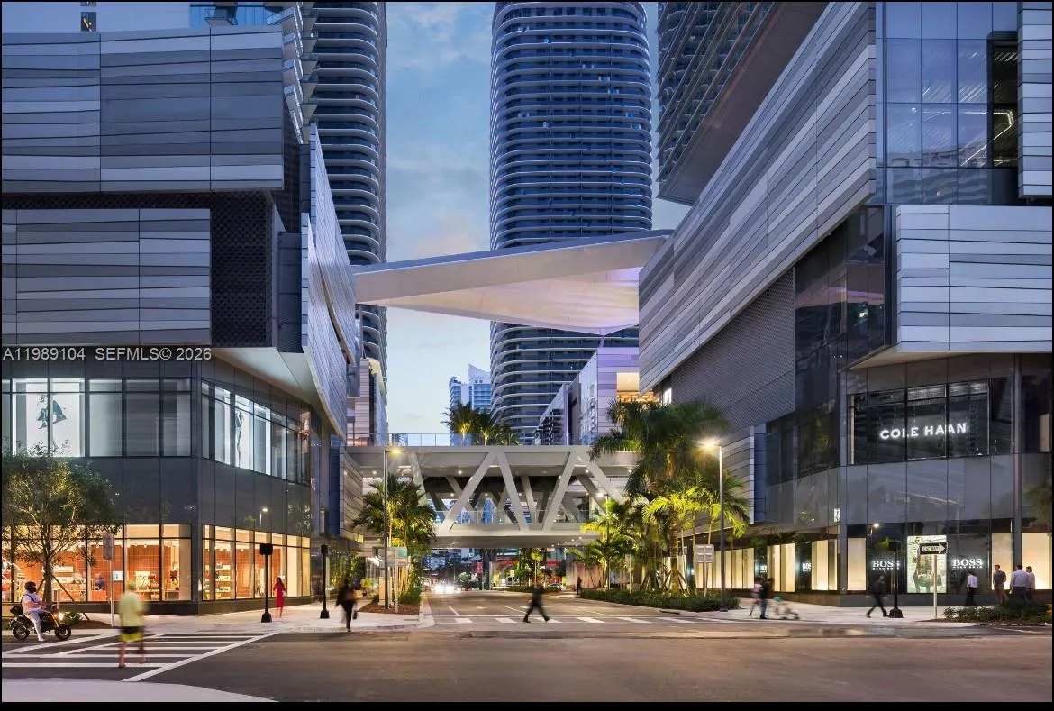 88 Sw 7th St 2404, Miami, Florida 33131, Miami, Florida 33131, 2 Bedrooms Bedrooms, ,2 BathroomsBathrooms,Residential,For Sale,88 Sw 7th St 2404, Miami, Florida 33131,A11989104