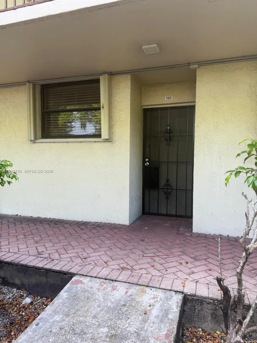 109 Lake Emerald Dr 102, Oakland Park, Florida 333, Oakland Park, Florida 33309, 2 Bedrooms Bedrooms, ,2 BathroomsBathrooms,Residential Lease,For Rent,109 Lake Emerald Dr 102, Oakland Park, Florida 333,A11989150