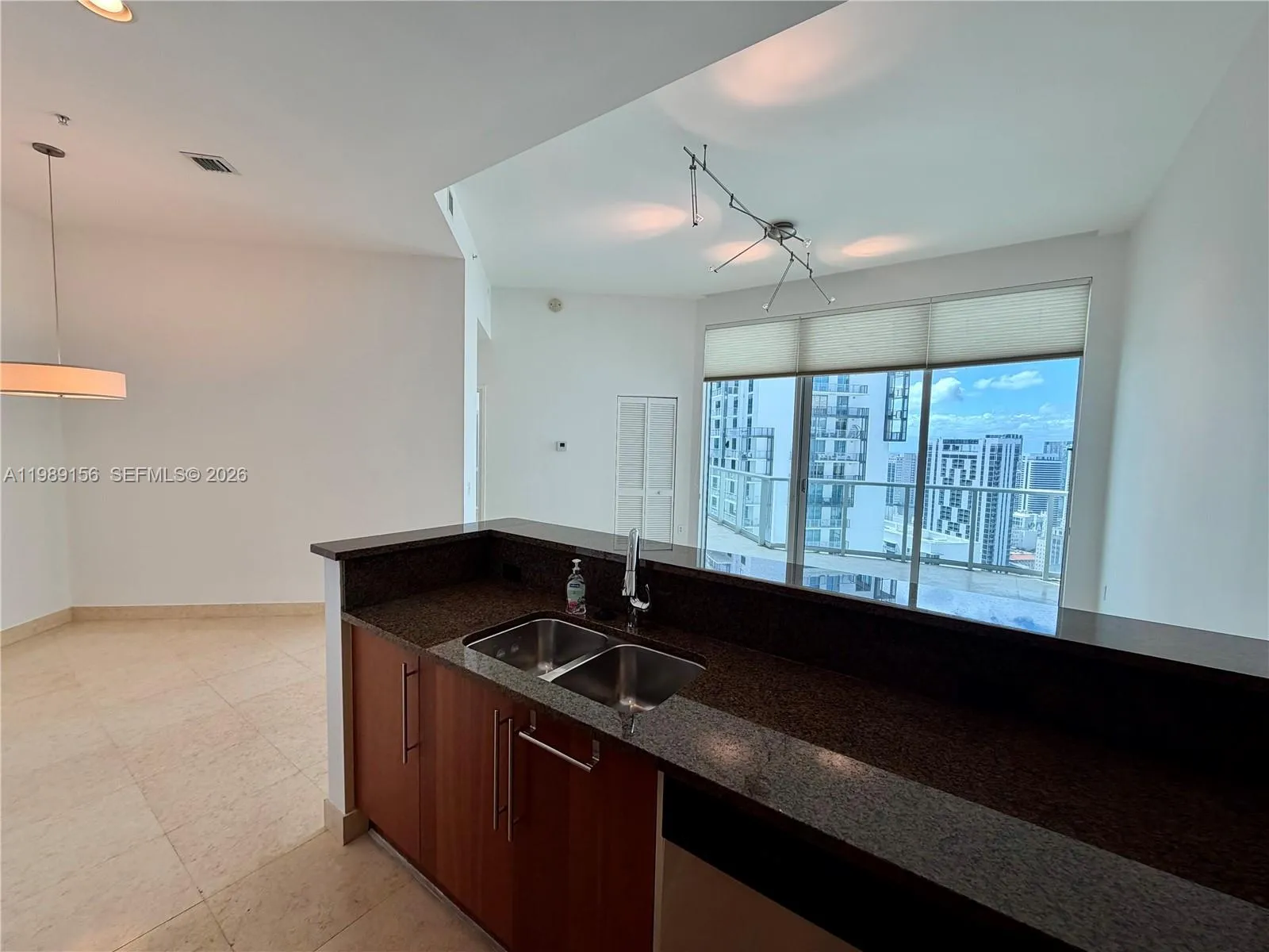 300 S Biscayne Blvd Ph-3805, Miami, Florida 33131, Miami, Florida 33131, 1 Bedroom Bedrooms, ,1 BathroomBathrooms,Residential Lease,For Rent,300 S Biscayne Blvd Ph-3805, Miami, Florida 33131,A11989156