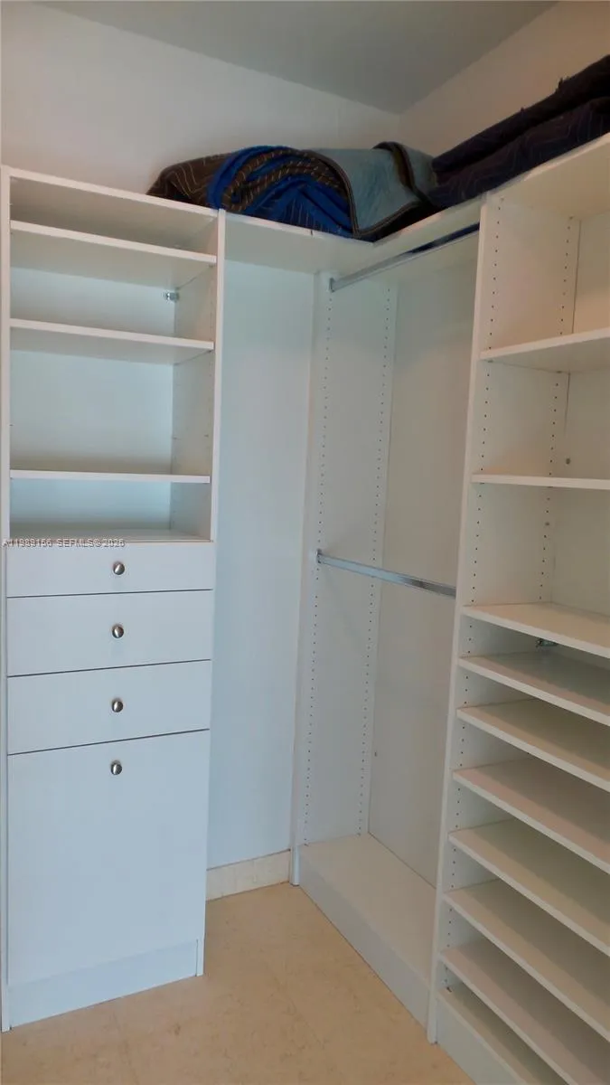 300 S Biscayne Blvd Ph-3805, Miami, Florida 33131, Miami, Florida 33131, 1 Bedroom Bedrooms, ,1 BathroomBathrooms,Residential Lease,For Rent,300 S Biscayne Blvd Ph-3805, Miami, Florida 33131,A11989156