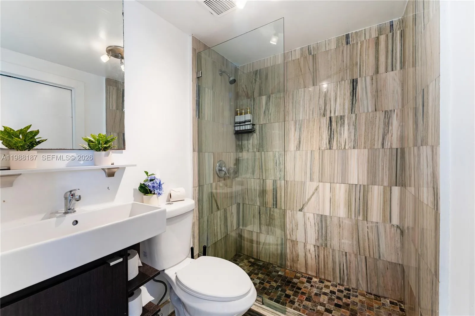 750 Collins Ave 302, Miami Beach, Florida 33139, Miami Beach, Florida 33139, 2 Bedrooms Bedrooms, ,1 BathroomBathrooms,Residential,For Sale,750 Collins Ave 302, Miami Beach, Florida 33139,A11988187