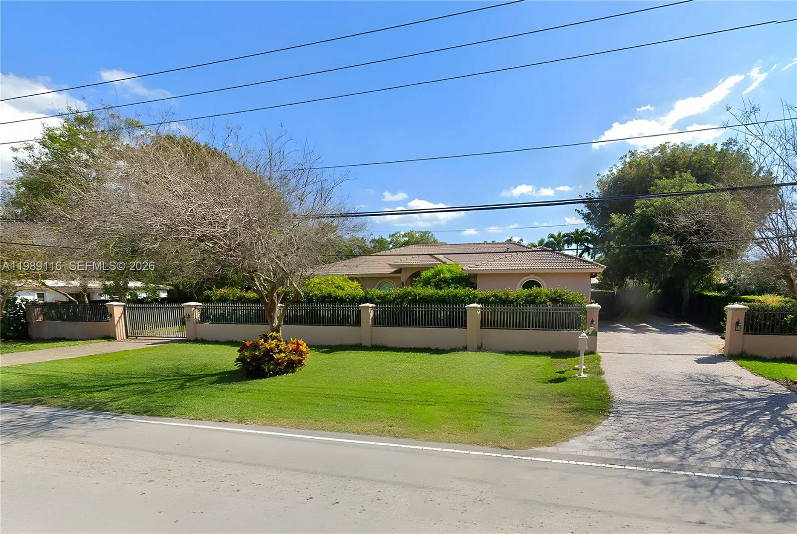 10621 Sw 77th Ave, Pinecrest, Florida 33156, Pinecrest, Florida 33156, 4 Bedrooms Bedrooms, ,3 BathroomsBathrooms,Residential,For Sale,10621 Sw 77th Ave, Pinecrest, Florida 33156,A11989116