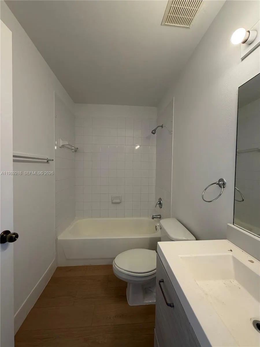 4768 Nw 114th Ave 201-4, Doral, Florida 33178, Doral, Florida 33178, 3 Bedrooms Bedrooms, ,2 BathroomsBathrooms,Residential Lease,For Rent,4768 Nw 114th Ave 201-4, Doral, Florida 33178,A11989218
