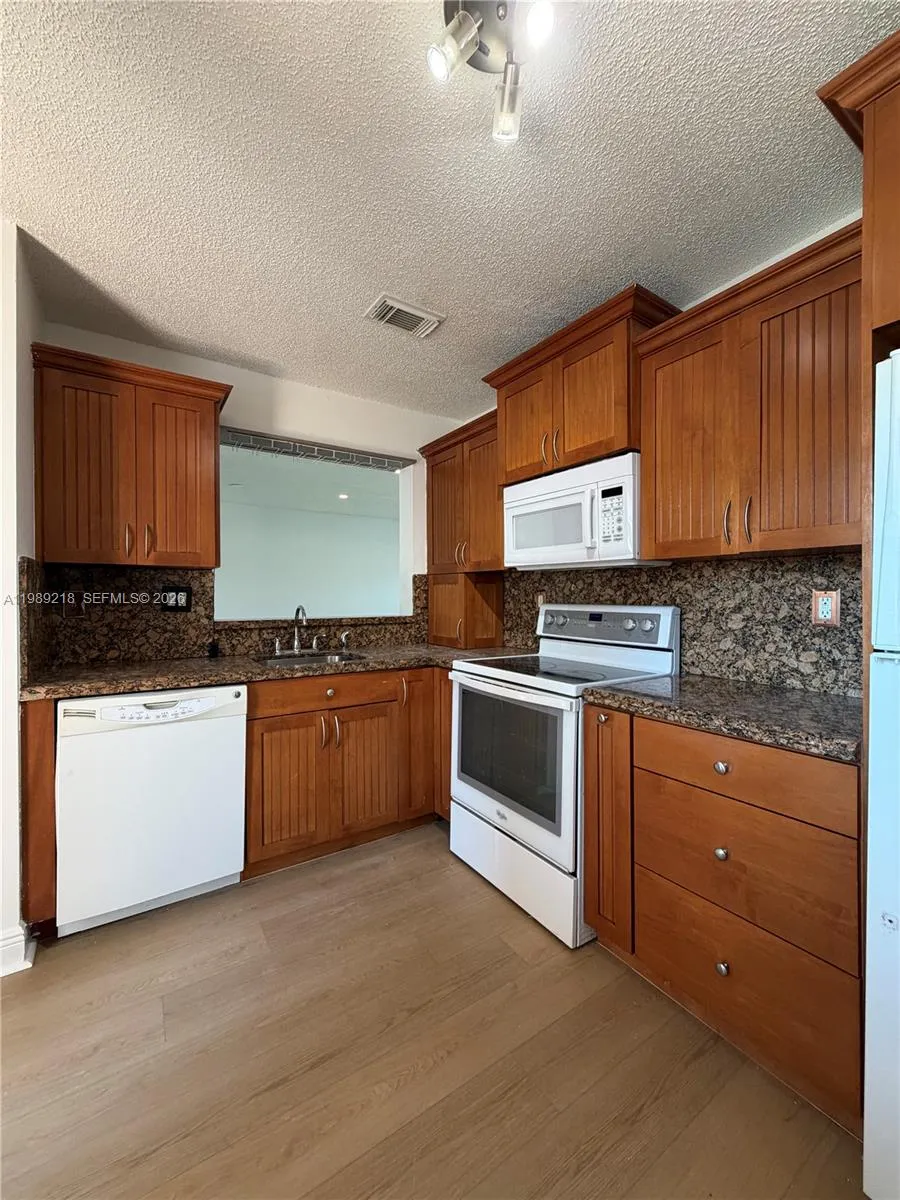 4768 Nw 114th Ave 201-4, Doral, Florida 33178, Doral, Florida 33178, 3 Bedrooms Bedrooms, ,2 BathroomsBathrooms,Residential Lease,For Rent,4768 Nw 114th Ave 201-4, Doral, Florida 33178,A11989218