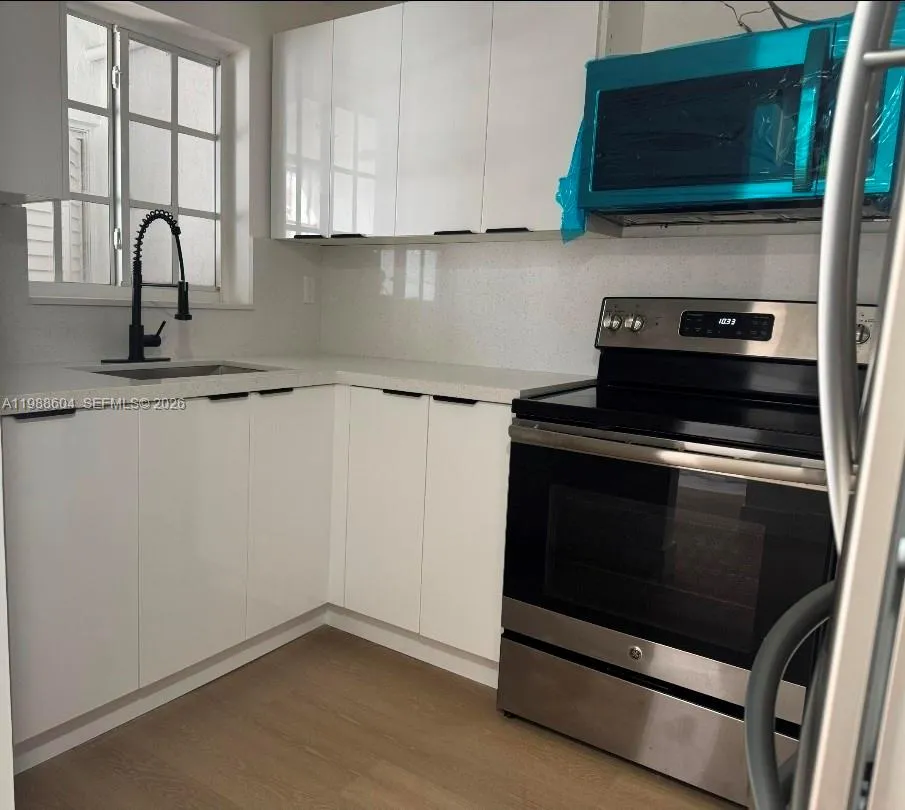 3890 W 8th Way 40, Hialeah, Florida 33012, Hialeah, Florida 33012, 2 Bedrooms Bedrooms, ,1 BathroomBathrooms,Residential Lease,For Rent,3890 W 8th Way 40, Hialeah, Florida 33012,A11988604