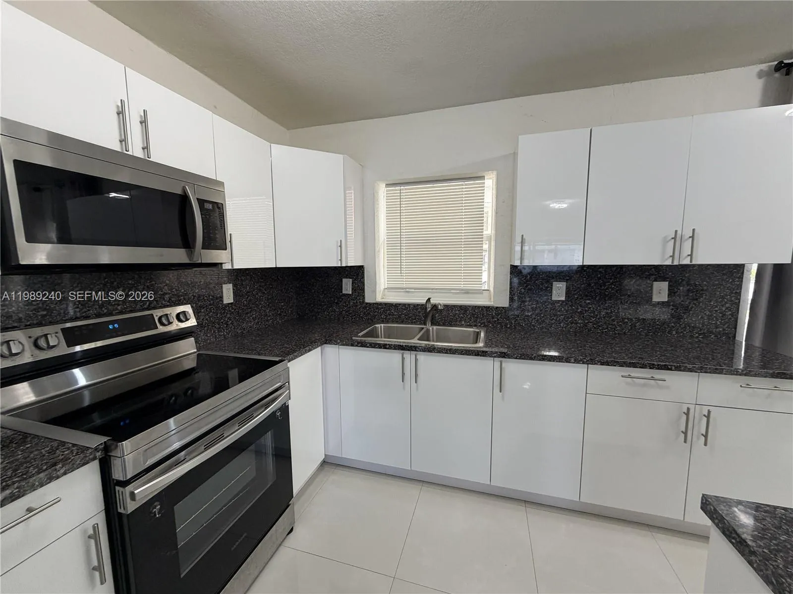 3950 Nw 171st Ter, Miami Gardens, Florida 33055, Miami Gardens, Florida 33055, 3 Bedrooms Bedrooms, ,2 BathroomsBathrooms,Residential,For Sale,3950 Nw 171st Ter, Miami Gardens, Florida 33055,A11989240