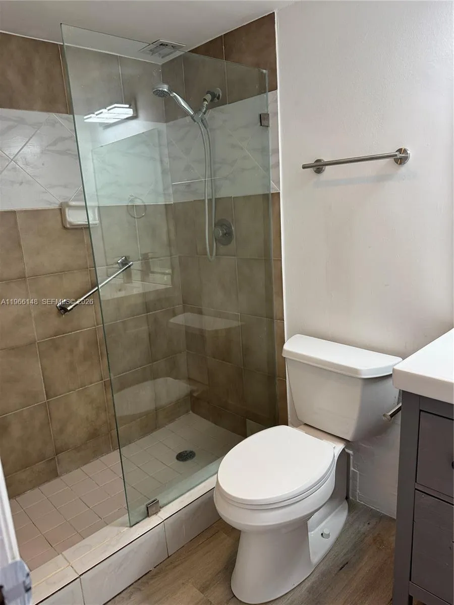 6301 N Fall Circle Dr 213, Lauderhill, Florida 333, Lauderhill, Florida 33319, 2 Bedrooms Bedrooms, ,2 BathroomsBathrooms,Residential,For Sale,6301 N Fall Circle Dr 213, Lauderhill, Florida 333,A11966148