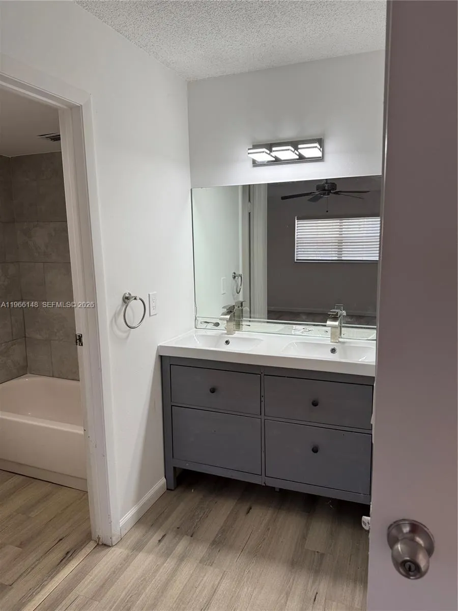 6301 N Fall Circle Dr 213, Lauderhill, Florida 333, Lauderhill, Florida 33319, 2 Bedrooms Bedrooms, ,2 BathroomsBathrooms,Residential,For Sale,6301 N Fall Circle Dr 213, Lauderhill, Florida 333,A11966148