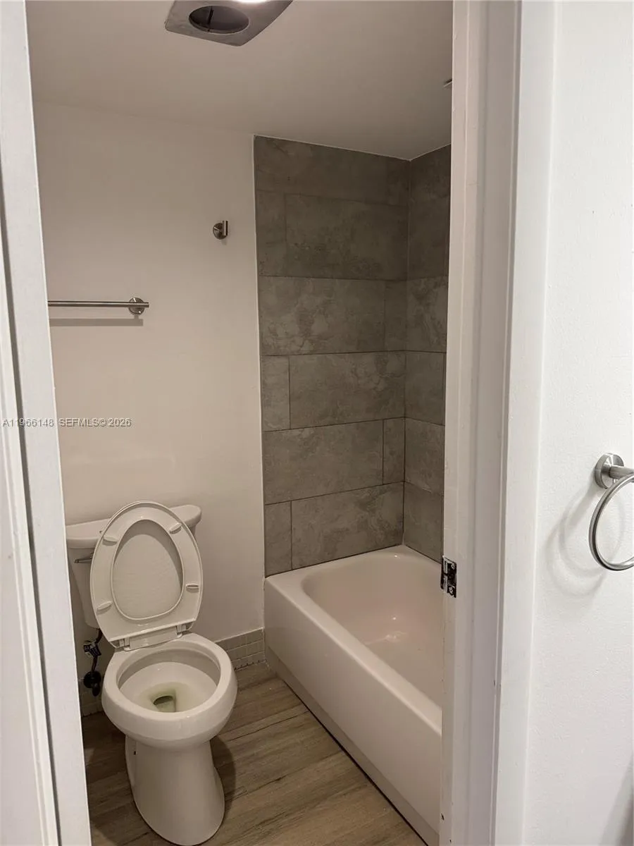 6301 N Fall Circle Dr 213, Lauderhill, Florida 333, Lauderhill, Florida 33319, 2 Bedrooms Bedrooms, ,2 BathroomsBathrooms,Residential,For Sale,6301 N Fall Circle Dr 213, Lauderhill, Florida 333,A11966148