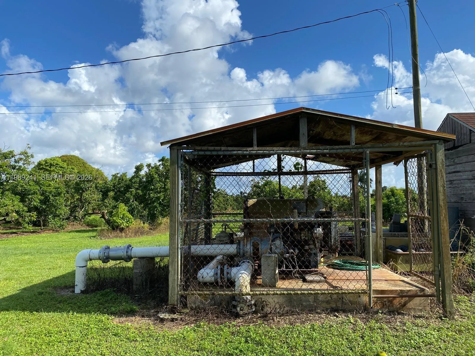 Water pump with Perkins engine