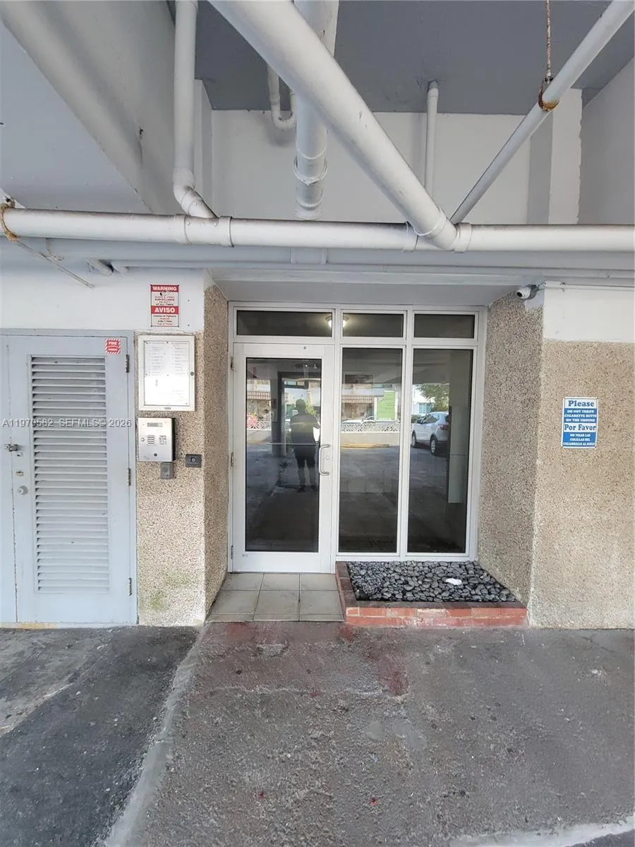 8000 Harding Ave 7a, Miami Beach, Florida 33141, Miami Beach, Florida 33141, 1 Bedroom Bedrooms, ,1 BathroomBathrooms,Residential Lease,For Rent,8000 Harding Ave 7a, Miami Beach, Florida 33141,A11970582