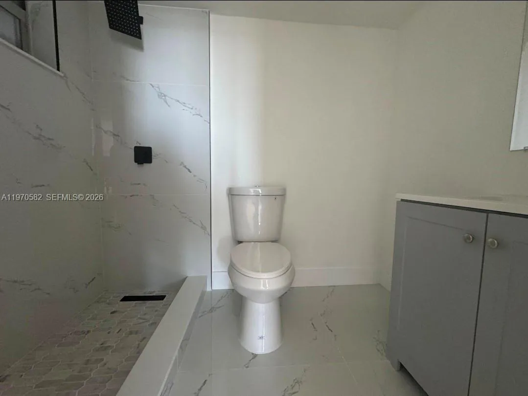 8000 Harding Ave 7a, Miami Beach, Florida 33141, Miami Beach, Florida 33141, 1 Bedroom Bedrooms, ,1 BathroomBathrooms,Residential Lease,For Rent,8000 Harding Ave 7a, Miami Beach, Florida 33141,A11970582