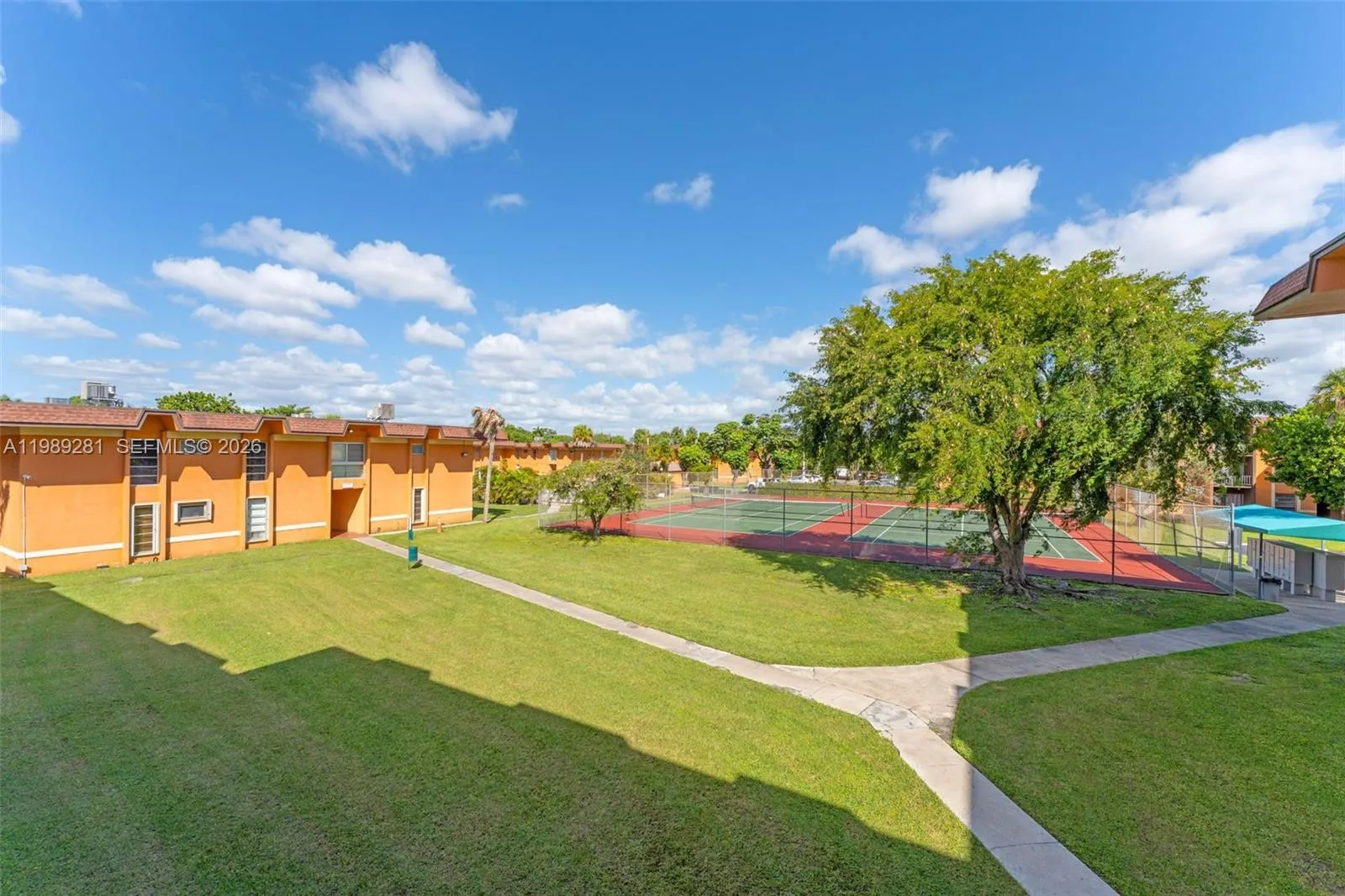 9437 Sw 76th St V25, Miami, Florida 33173, Miami, Florida 33173, 2 Bedrooms Bedrooms, ,2 BathroomsBathrooms,Residential Lease,For Rent,9437 Sw 76th St V25, Miami, Florida 33173,A11989281