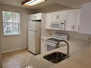 8871 #207 KITCHEN