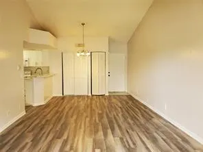 8871 #207 LIVING AREA2