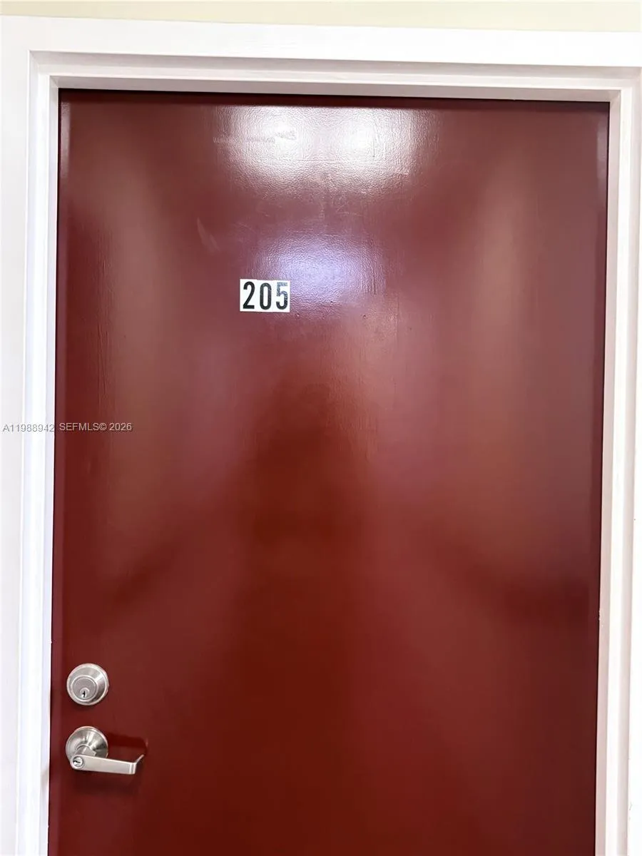 2100 W 76th St 205, Hialeah, Florida 33016, Hialeah, Florida 33016, ,Commercial Lease,For Rent,2100 W 76th St 205, Hialeah, Florida 33016,A11988942