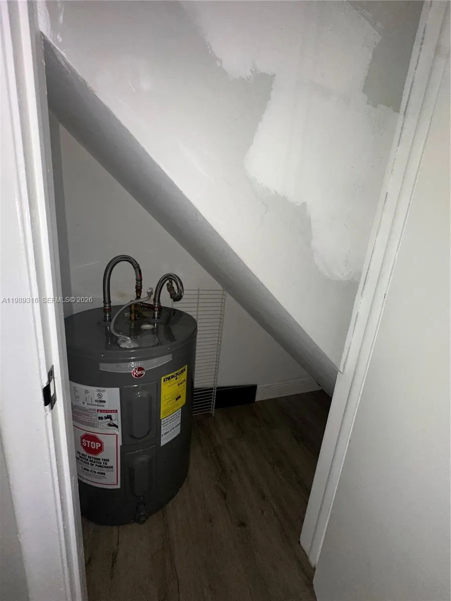 3201 Nw 4th Ter 61, Pompano Beach, Florida 33064, Pompano Beach, Florida 33064, 2 Bedrooms Bedrooms, ,1 BathroomBathrooms,Residential Lease,For Rent,3201 Nw 4th Ter 61, Pompano Beach, Florida 33064,A11989316