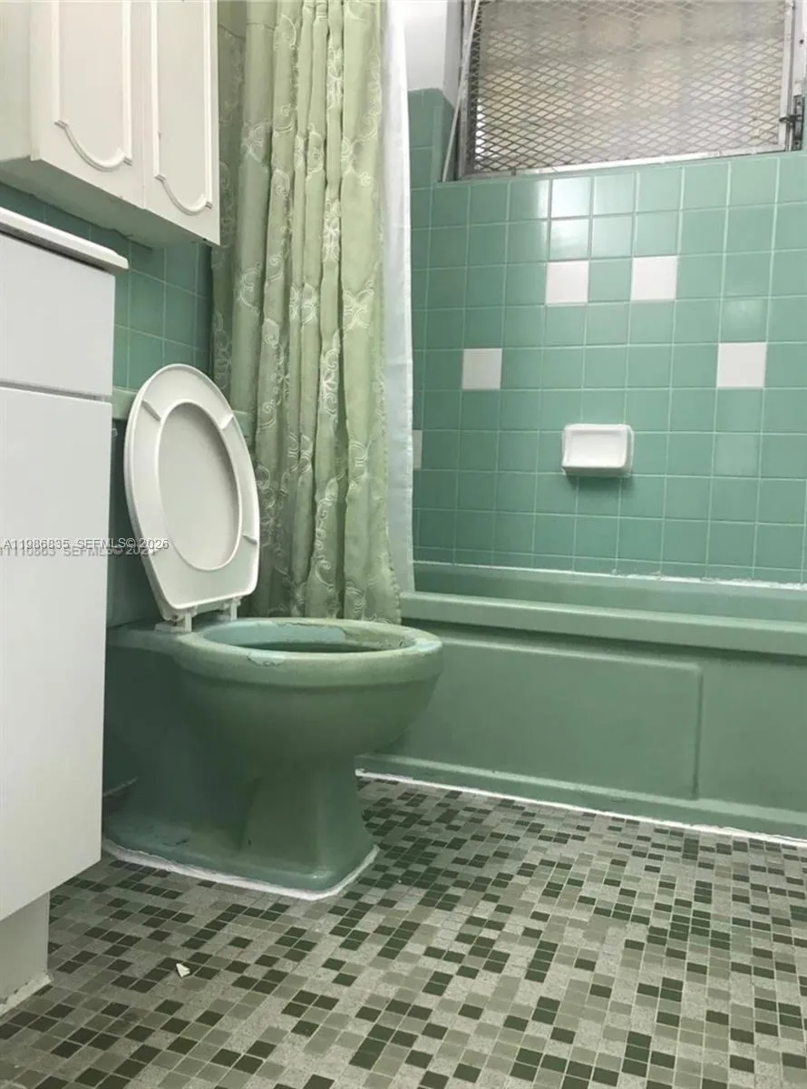 70 Nw 77th St 9, Miami, Florida 33150, Miami, Florida 33150, 1 Bedroom Bedrooms, ,1 BathroomBathrooms,Residential,For Sale,70 Nw 77th St 9, Miami, Florida 33150,A11986835