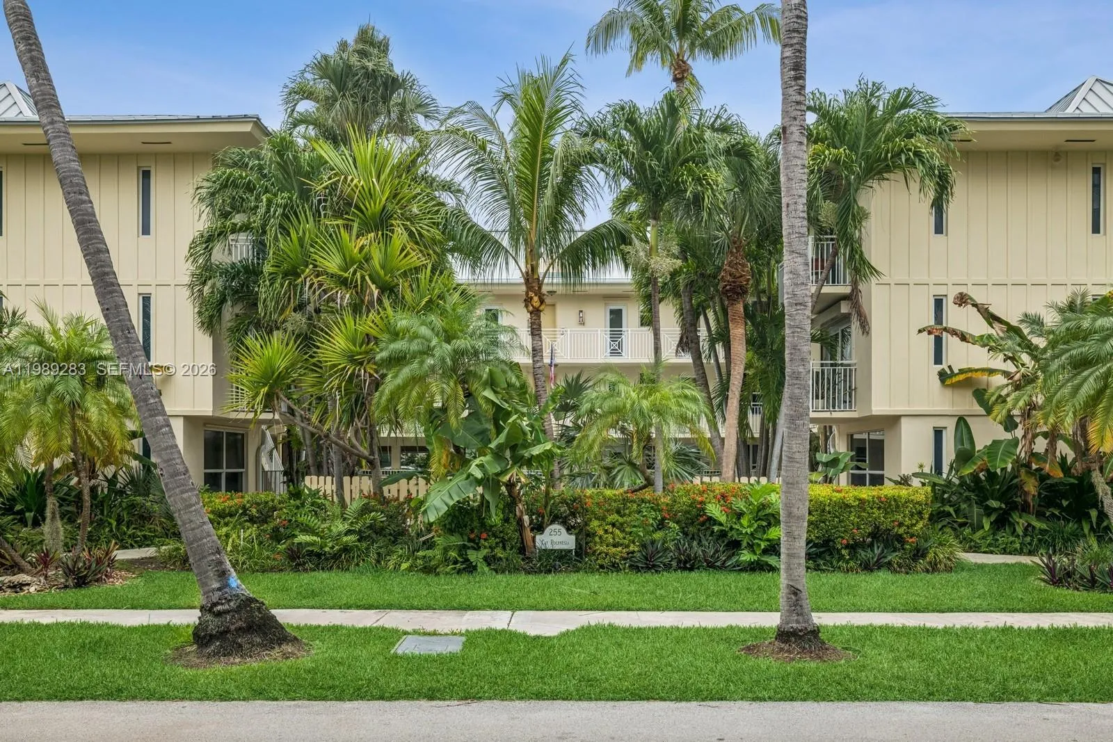 255 Sunrise Dr 107, Key Biscayne, Florida 33149, Key Biscayne, Florida 33149, 1 Bedroom Bedrooms, ,1 BathroomBathrooms,Residential Lease,For Rent,255 Sunrise Dr 107, Key Biscayne, Florida 33149,A11989283