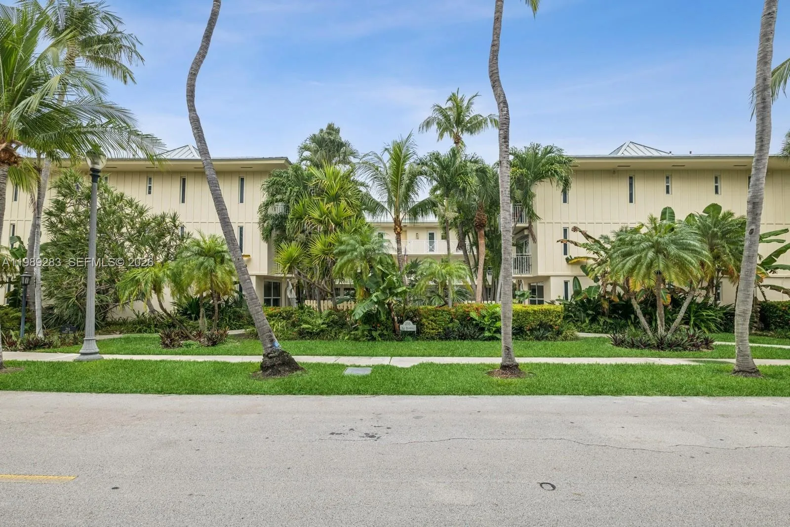255 Sunrise Dr 107, Key Biscayne, Florida 33149, Key Biscayne, Florida 33149, 1 Bedroom Bedrooms, ,1 BathroomBathrooms,Residential Lease,For Rent,255 Sunrise Dr 107, Key Biscayne, Florida 33149,A11989283