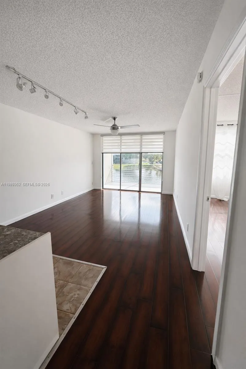9330 Lagoon Pl 201, Davie, Florida 33324, Davie, Florida 33324, 1 Bedroom Bedrooms, ,1 BathroomBathrooms,Residential Lease,For Rent,9330 Lagoon Pl 201, Davie, Florida 33324,A11989352
